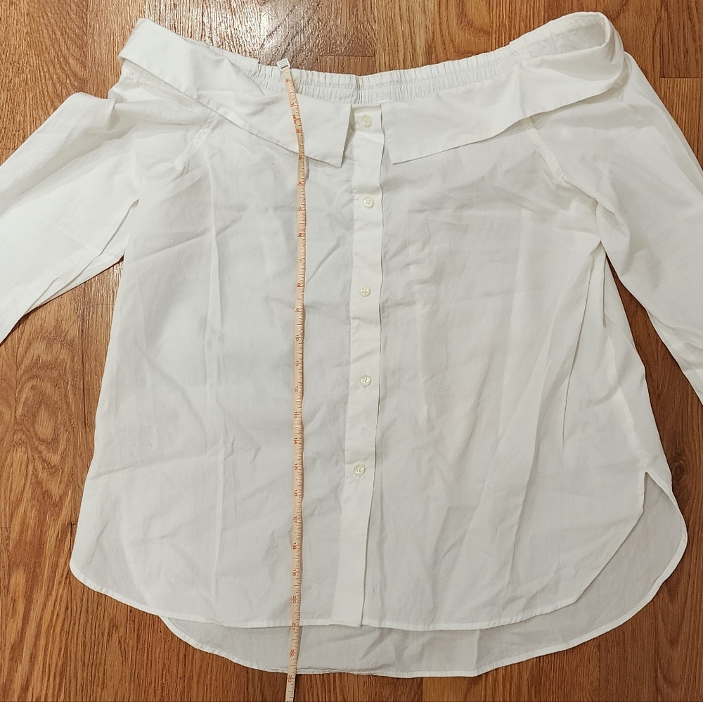 Club Monaco Off the shoulder white button front shirt